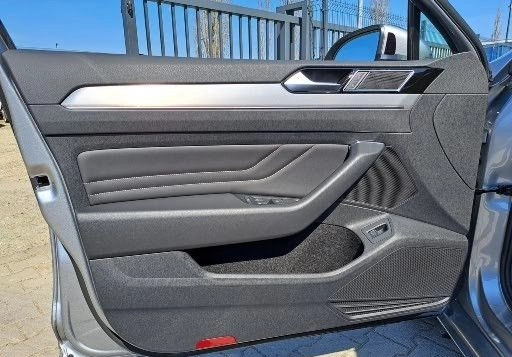 Volkswagen Passat cena 175000 przebieg: 9923, rok produkcji 2023 z Kielce małe 254